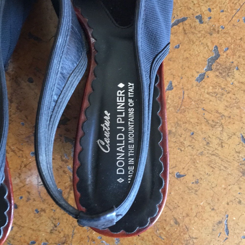 Donald Pliner couture “Racy” black sling back tortoise wedge sandals - Picture 5 of 11